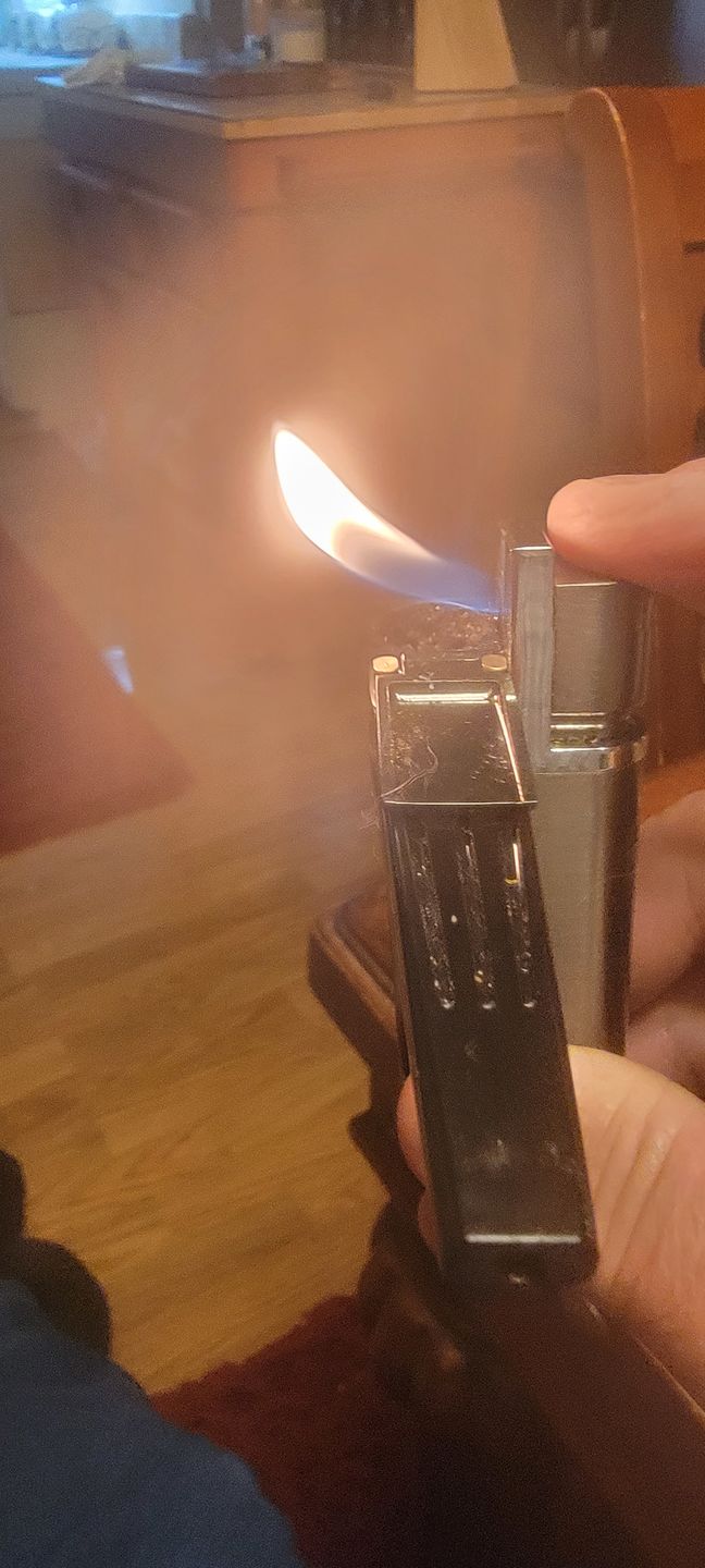 Customer photo review of Wikilite - Pipe Lighter Original
