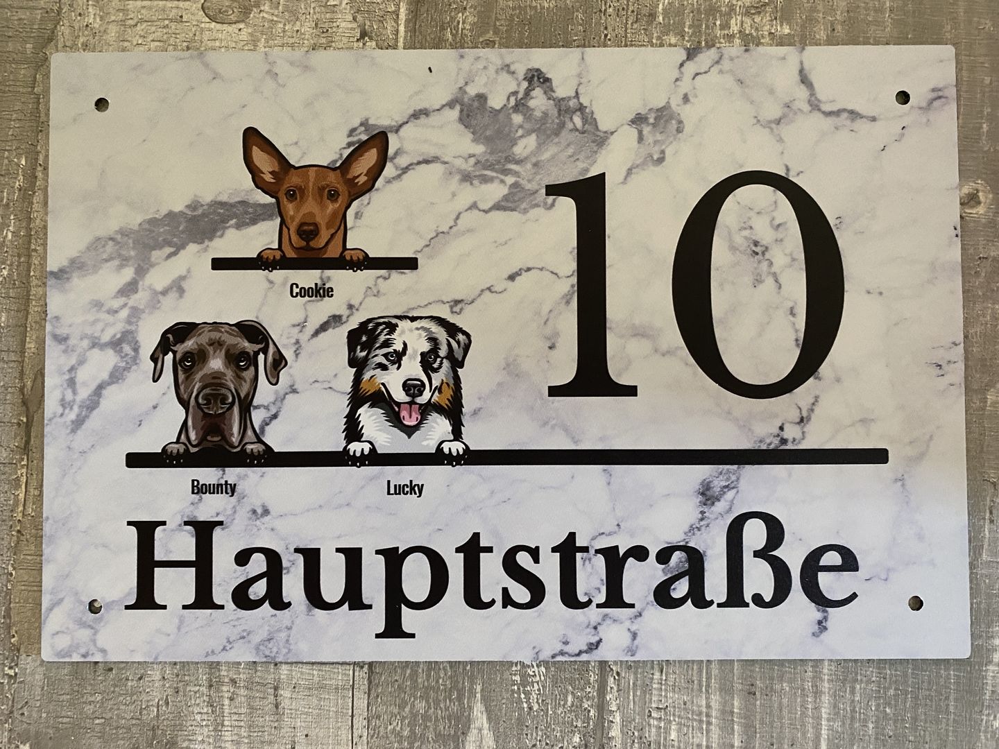 Customer photo review of Hausnummer mit Marmoroptik - Individuelles Türschild