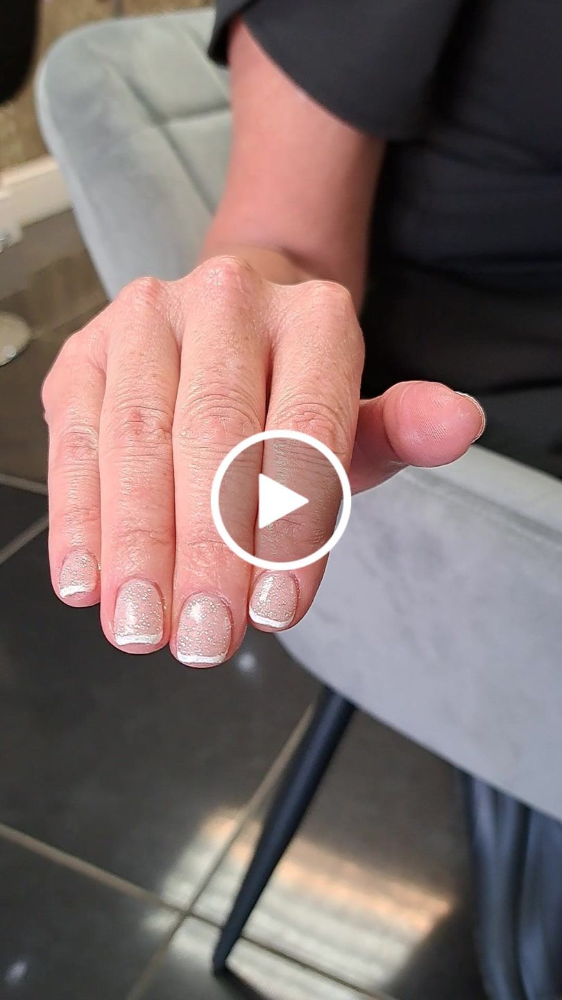 Customer video review of Semilac Top Coat Flash On T21 UV Gel Polish 7ml
