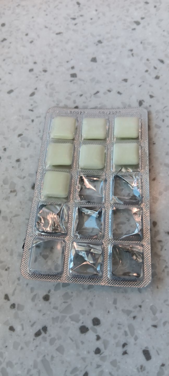 Customer photo review of Nicorette Icy White Gum 2mg 210 Pieces