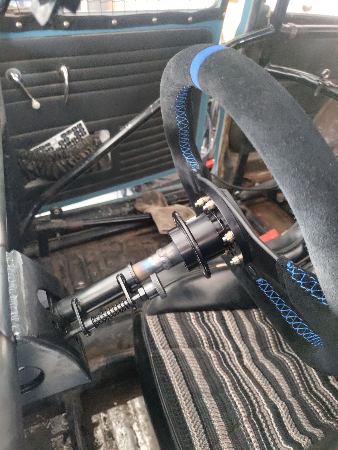 Customer photo review of Motion Raceworks SFI Quick Release Steering Hub 5/6 Bolt Pattern 15-240