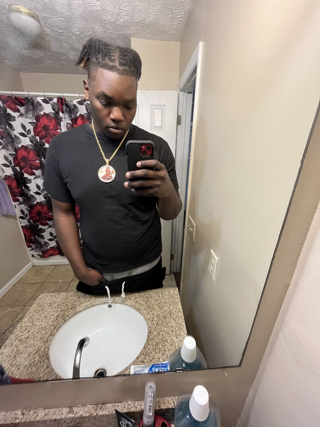 Customer photo review of XL Circle Photo Necklace
