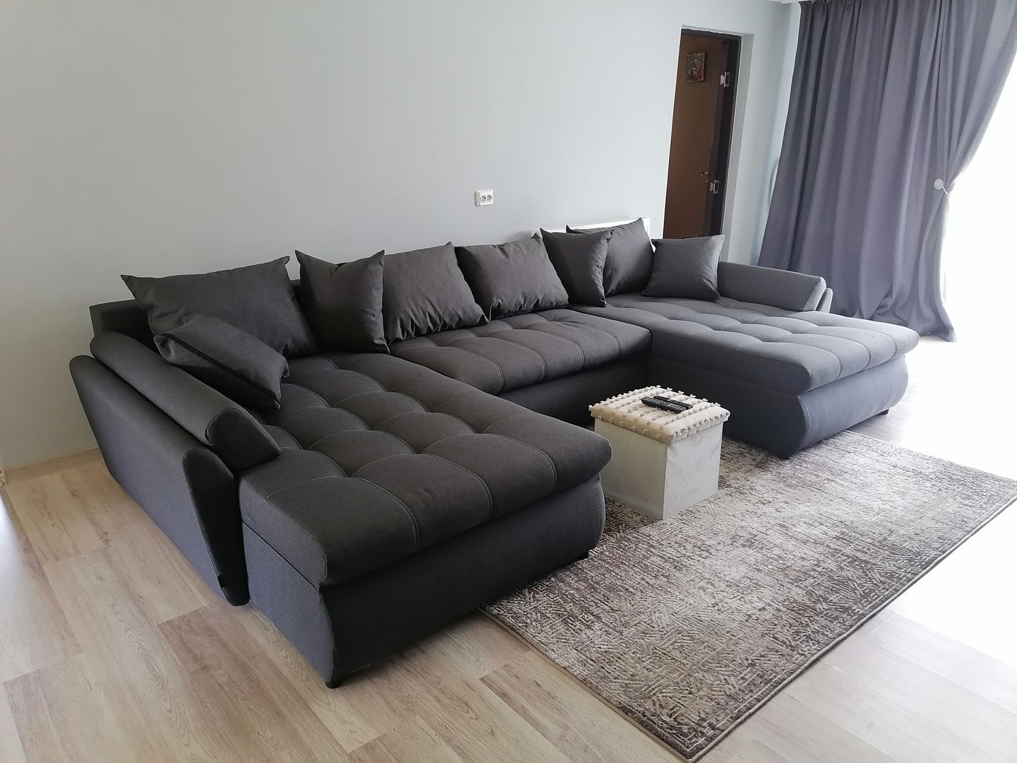 Customer photo review of Colțar extensibil cu ladă de depozitare Loana U Grafit 355x185 cm