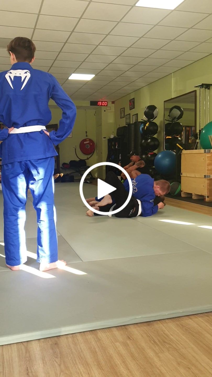 Customer video review of Venum BJJ Gi Contender 2.0 - Blauw