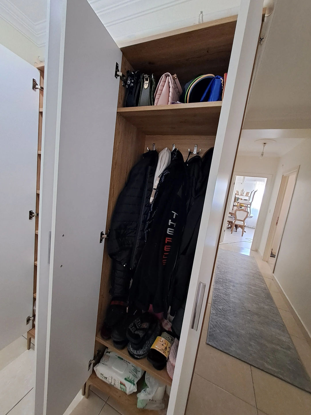 Customer photo review of Rani EA111 Modern Kapaklı Portmanto Askılı Vestiyer Sepet Ceviz - Beyaz