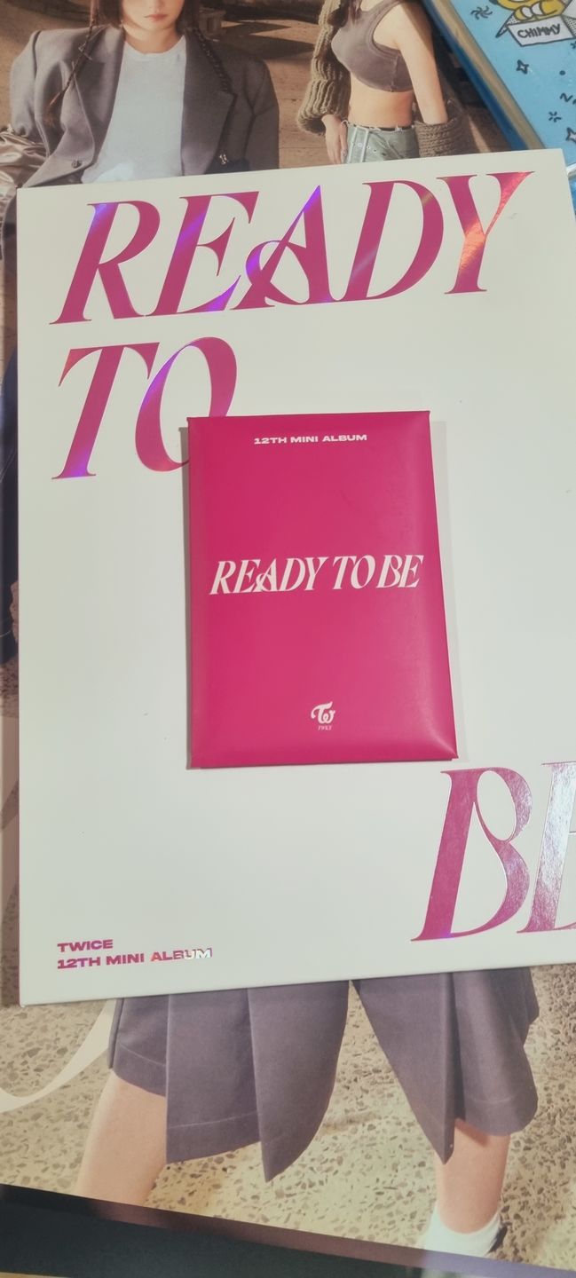 Customer photo review of TWICE - READY TO BE - VERSION READY