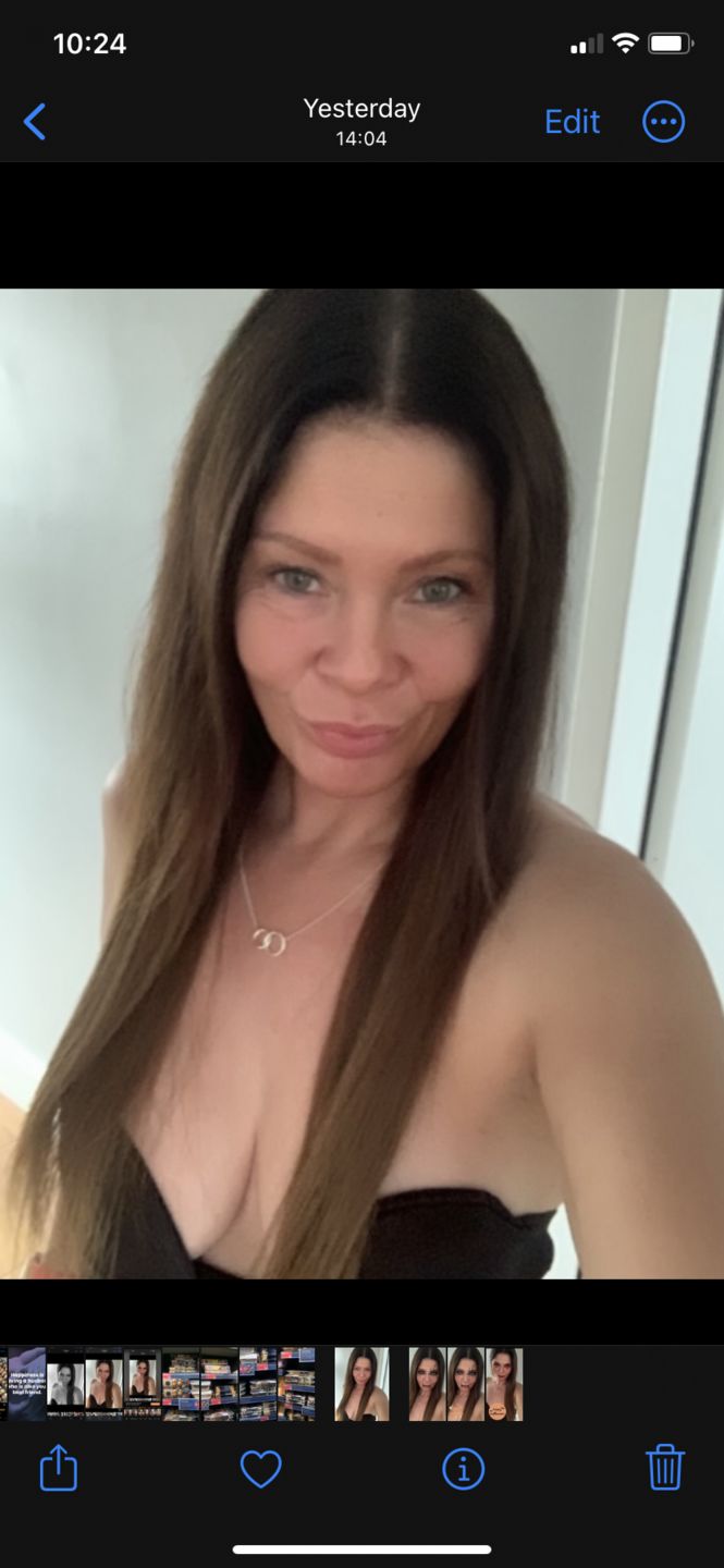 Customer photo review of Easi-iTips Professional Hair Extensions 18 Inch