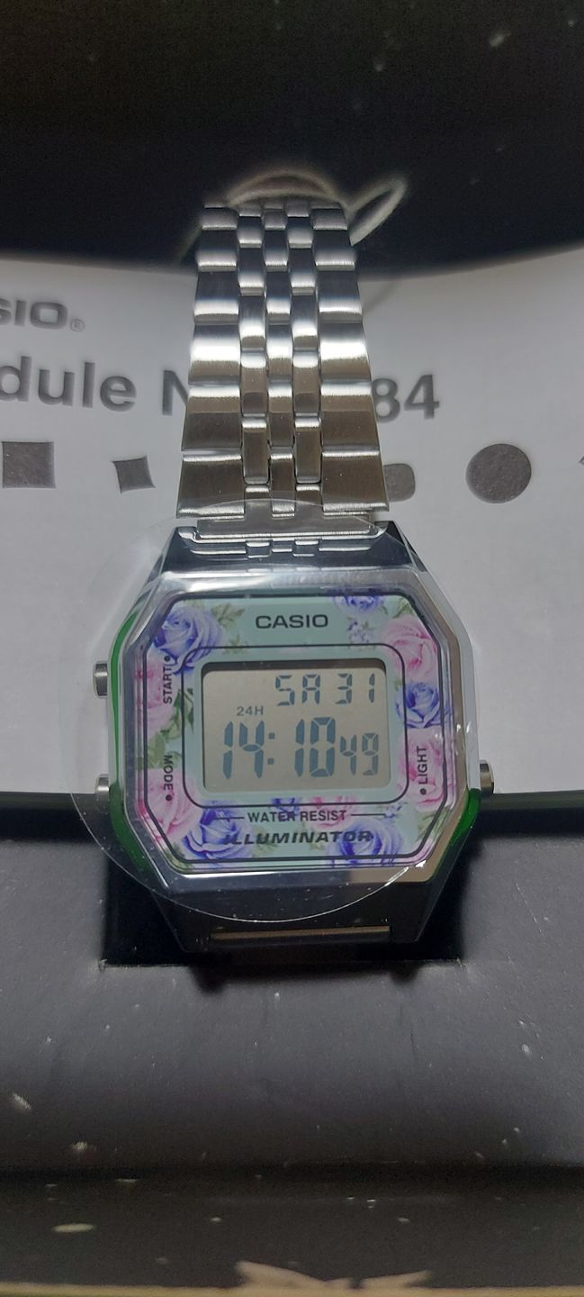 Customer photo review of Reloj Casio Vintage LA680WA-2CDF Plateado Flores