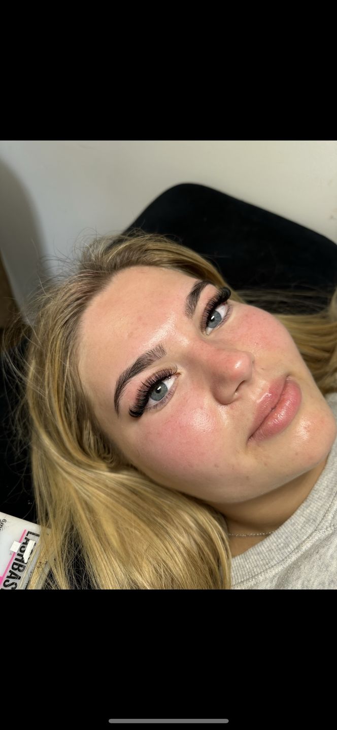 Customer photo review of 0.05 Easy Smart Fan Russian Volume Cashmere Lashes (16 lines)