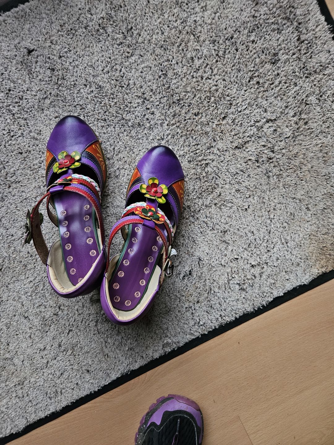 Customer photo review of Bohemian Leather Printing Stitching Non-slip Breathable Sandals