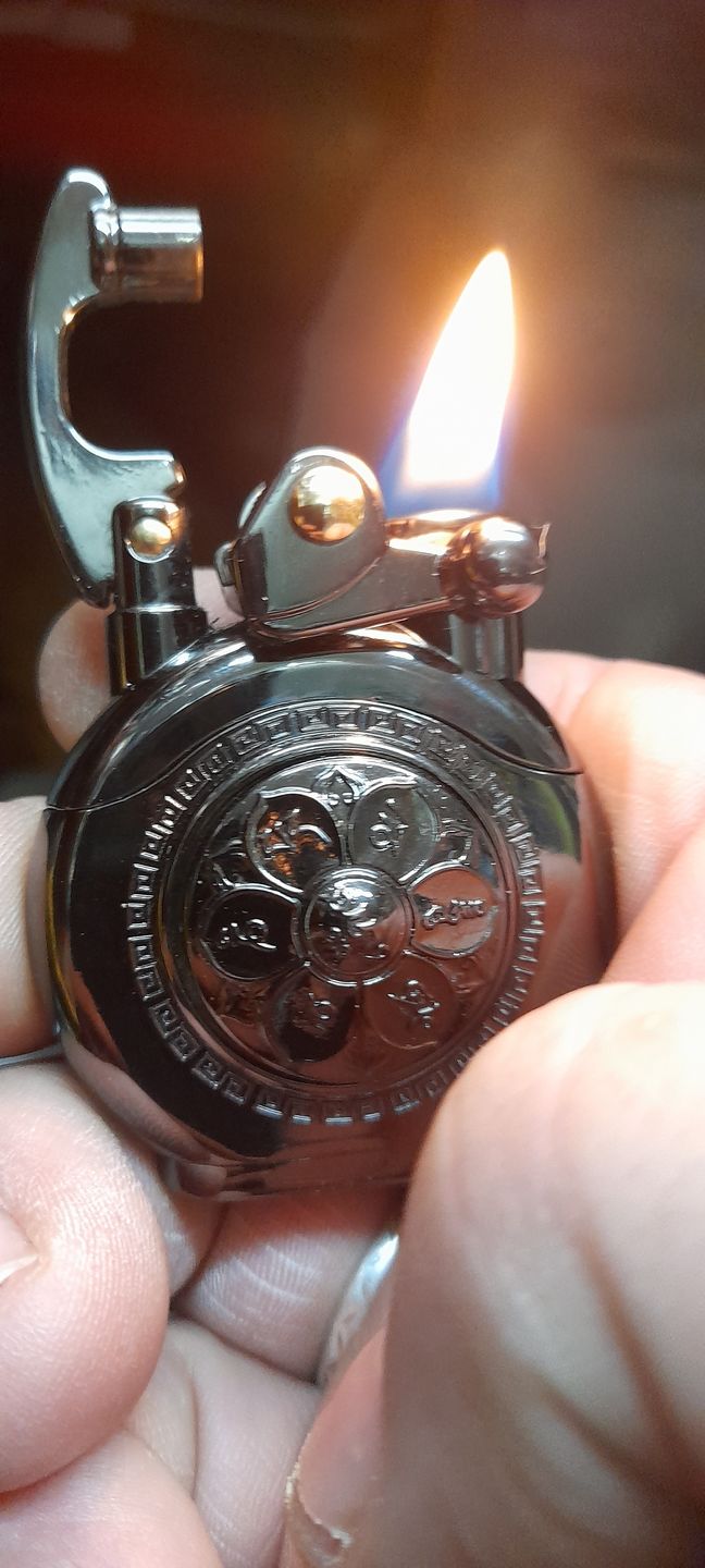 Customer photo review of Ancient Flower Lighter