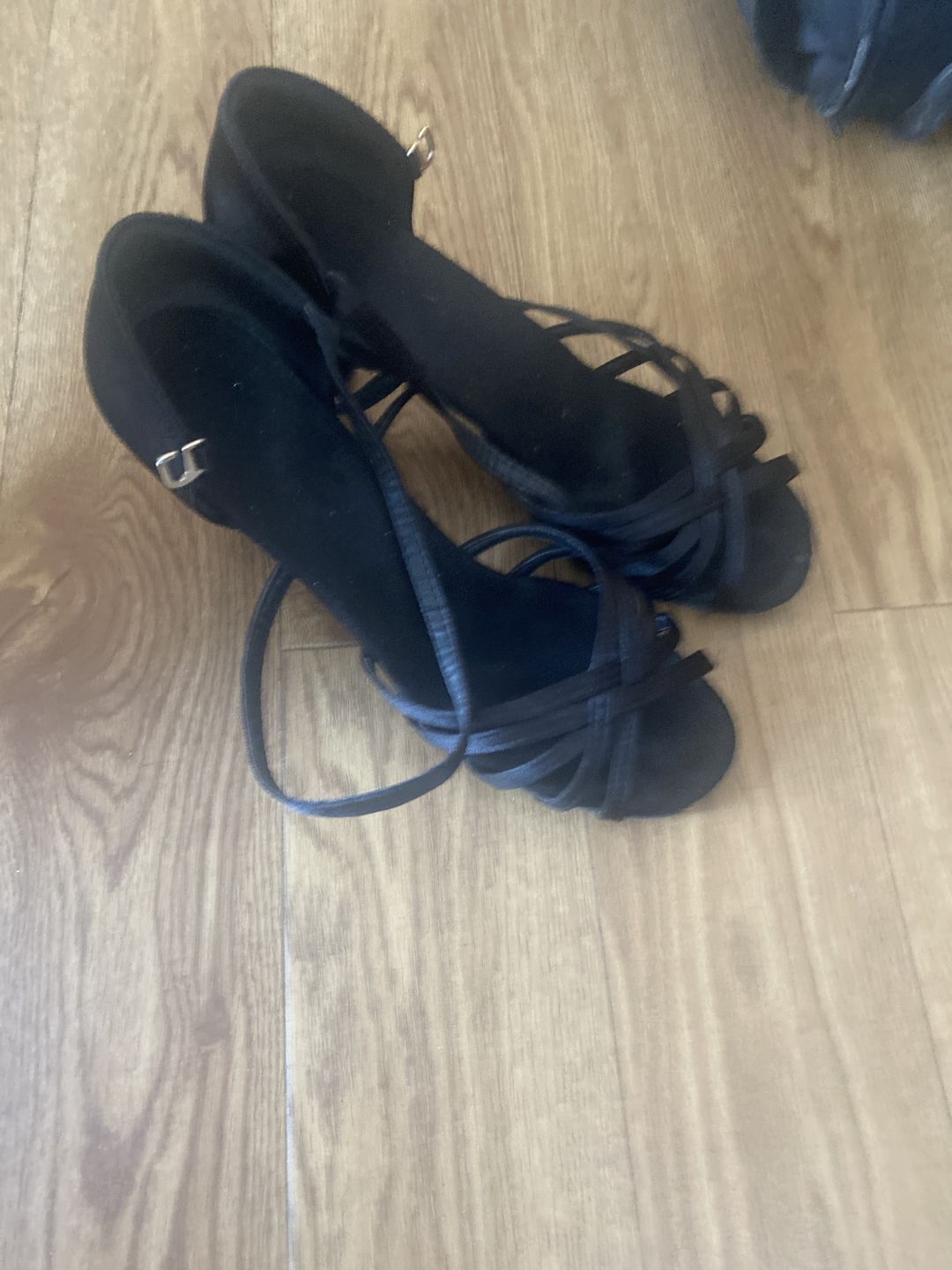 Customer photo review of Sandales de danse latine noires- Intense