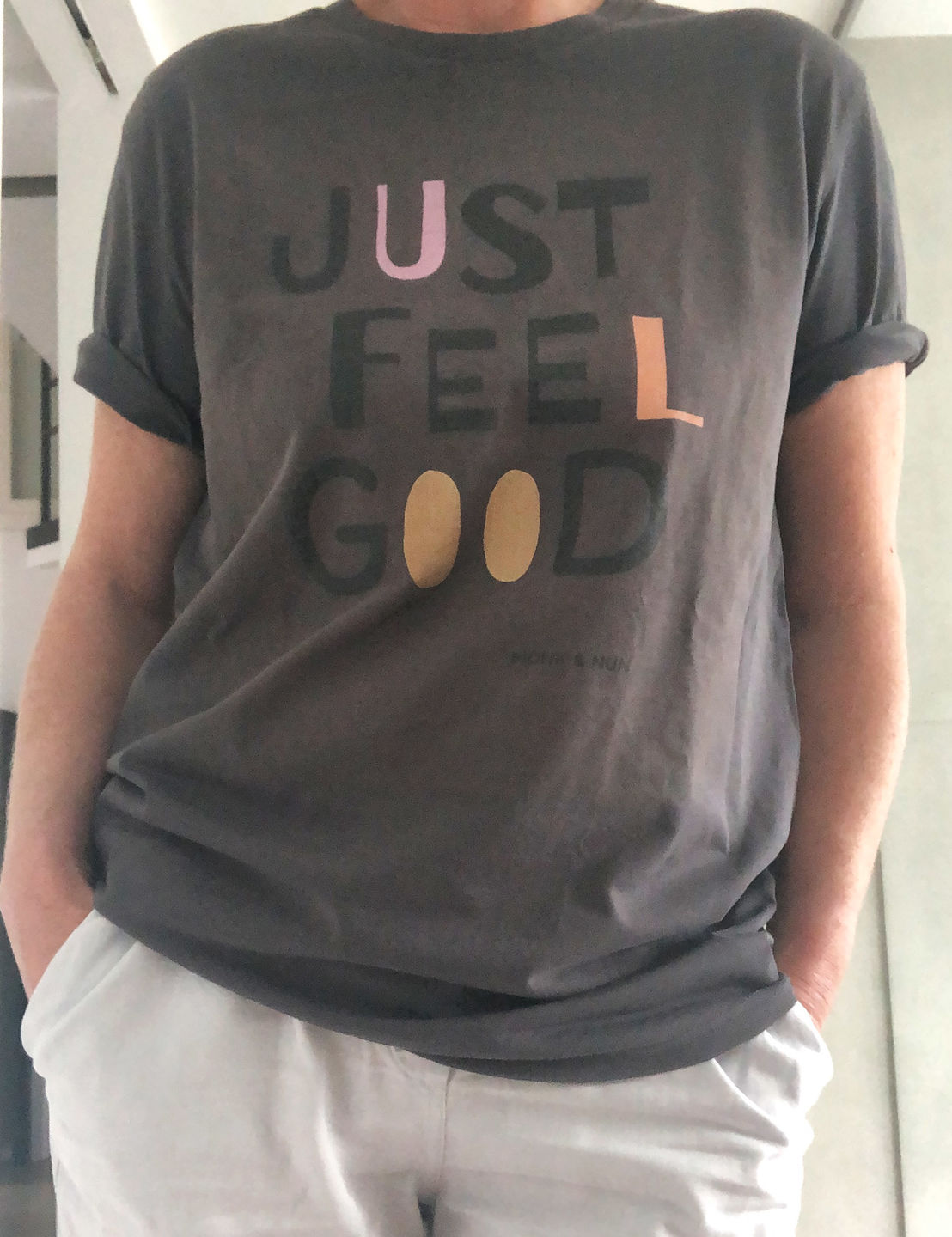 Customer photo review of Unisex T-Shirt "JUST FEEL GOOD" Bio-Baumwolle