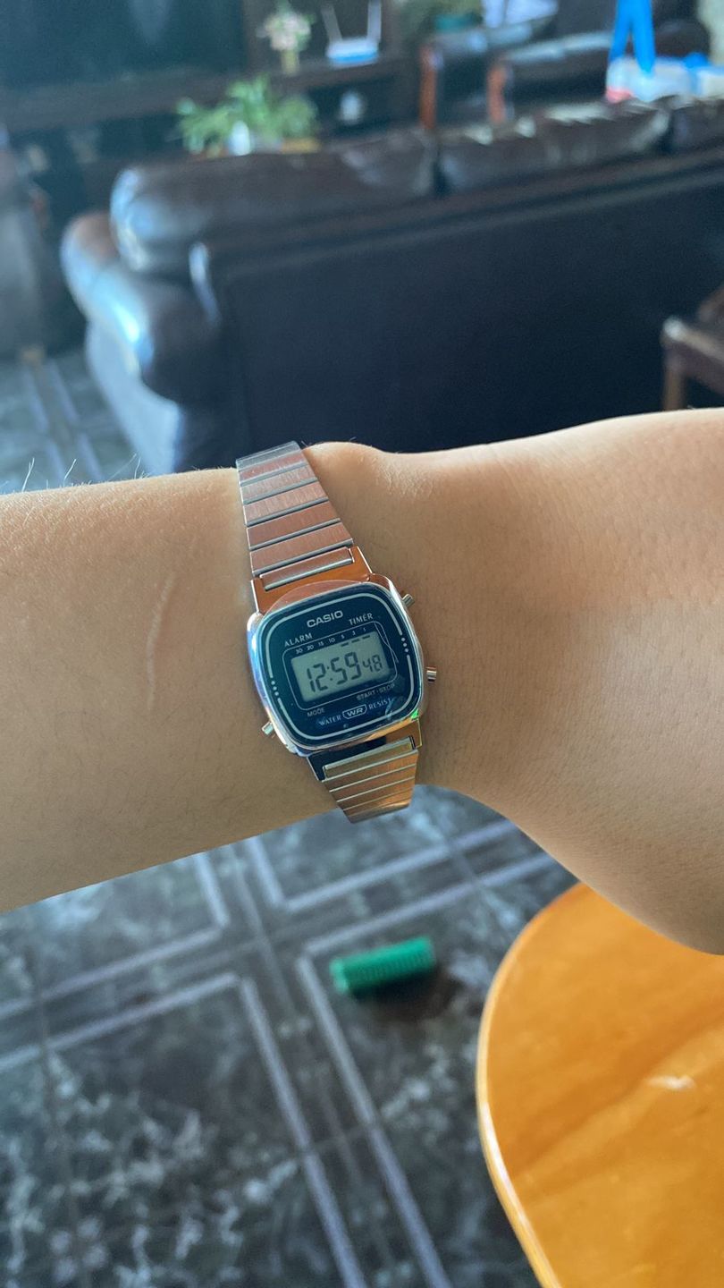 Customer photo review of Reloj Casio Vintage LA670WA-2DF Plateado Azul