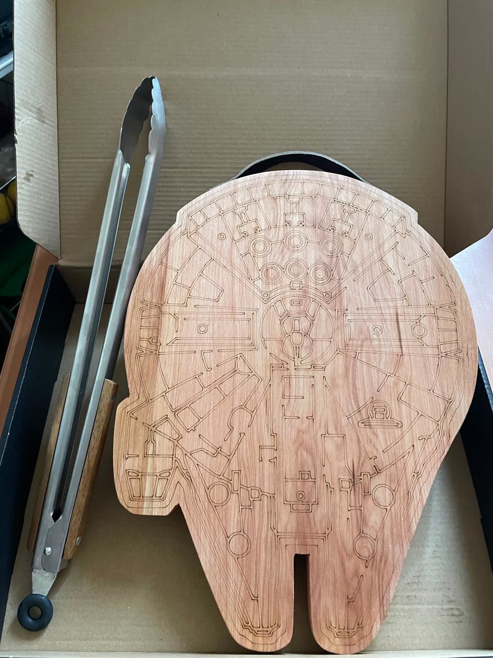 Customer photo review of Tabla de Asado y Picoteo Halcón Milenario (Madera Nativa y Cuero)