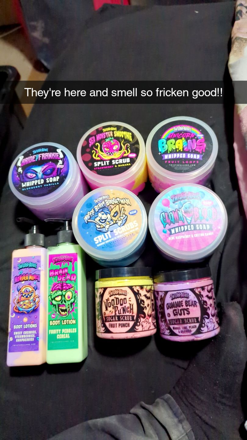 Customer photo review of Sea Monster Smoothie Split Scrub (Strawberry & Banana)