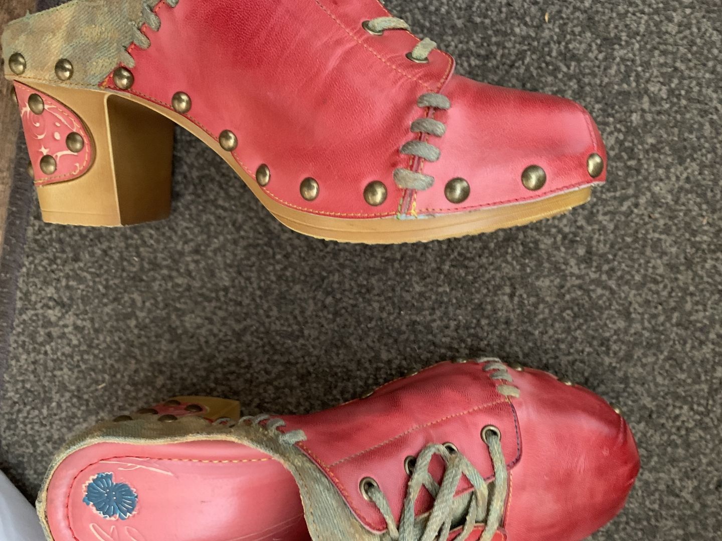 Customer photo review of Vintage Handmade Round Toe Sandals