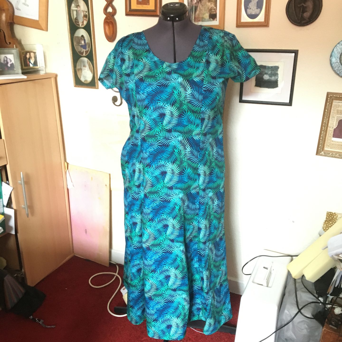 Customer photo review of Tropical Fern Leaves Rose & Hubble Cotton Poplin Fabric