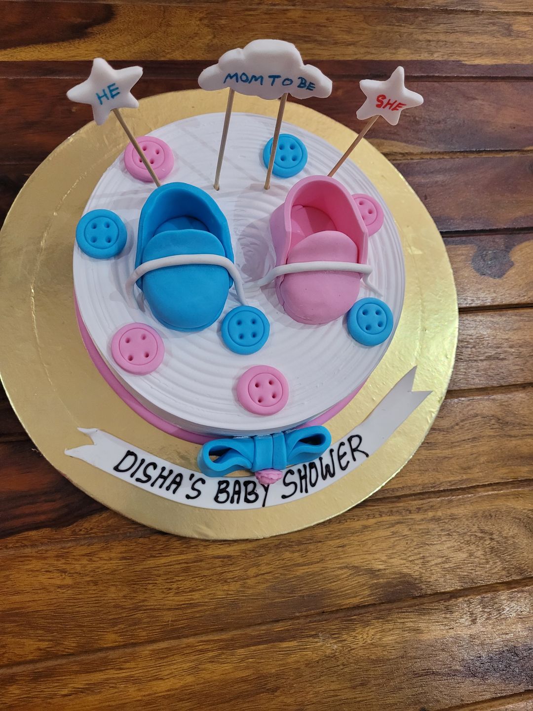 Customer photo review of Baby Shower Shoes Design Cake