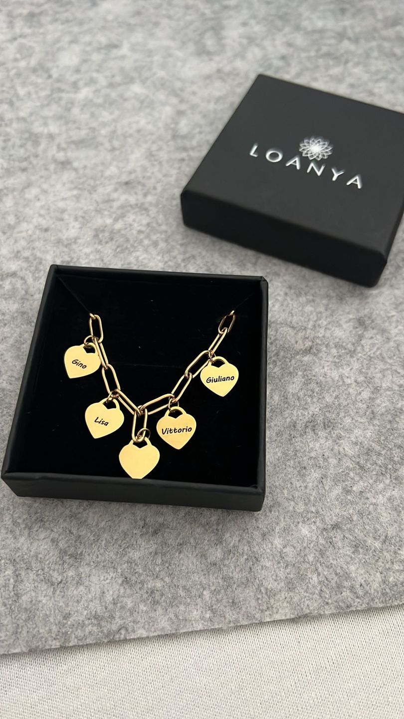 Customer photo review of LOANYA Armband mit personalisierten Herzanhängern