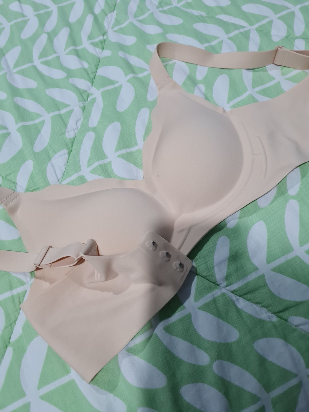 Customer photo review of [NEW-IN] Wavy Support Antigravity Seamless Bra