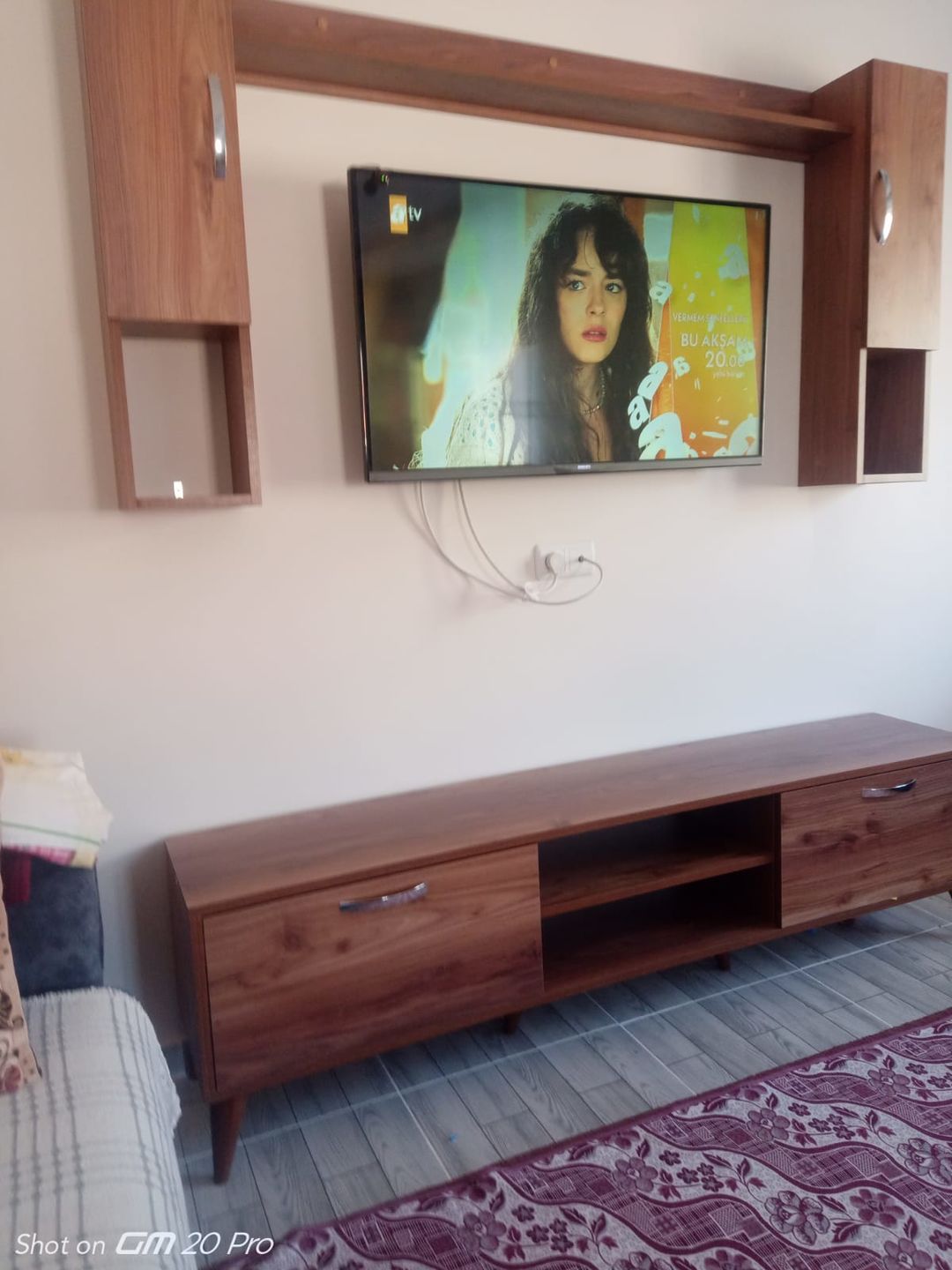 Customer photo review of Rani A9 Duvar Raflı Tv Ünitesi Kitaplıklı Tv Sehpası Duvara Monte Raflı Modern Ayaklı 180 cm Minyatür Ceviz M27