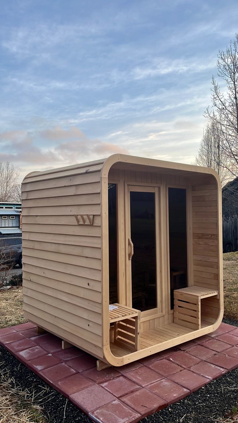 Customer photo review of SAUNASNET Outdoor Square Wood Sauna Room