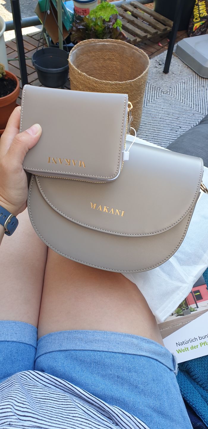 Customer photo review of KAIA - TAUPE