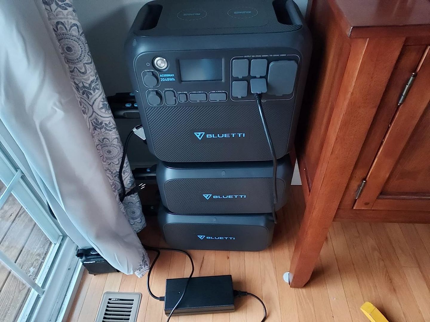Customer photo review of BLUETTI AC200MAX Expandable Power Station (2,200W) + BLUETTI B230 Expansion Battery (2,048Wh)