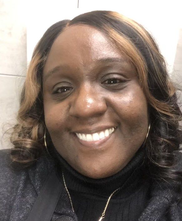 Customer photo review of Luvwin 13x4 Honey Blonde Highlight Wavy Human Hair Bob Wig