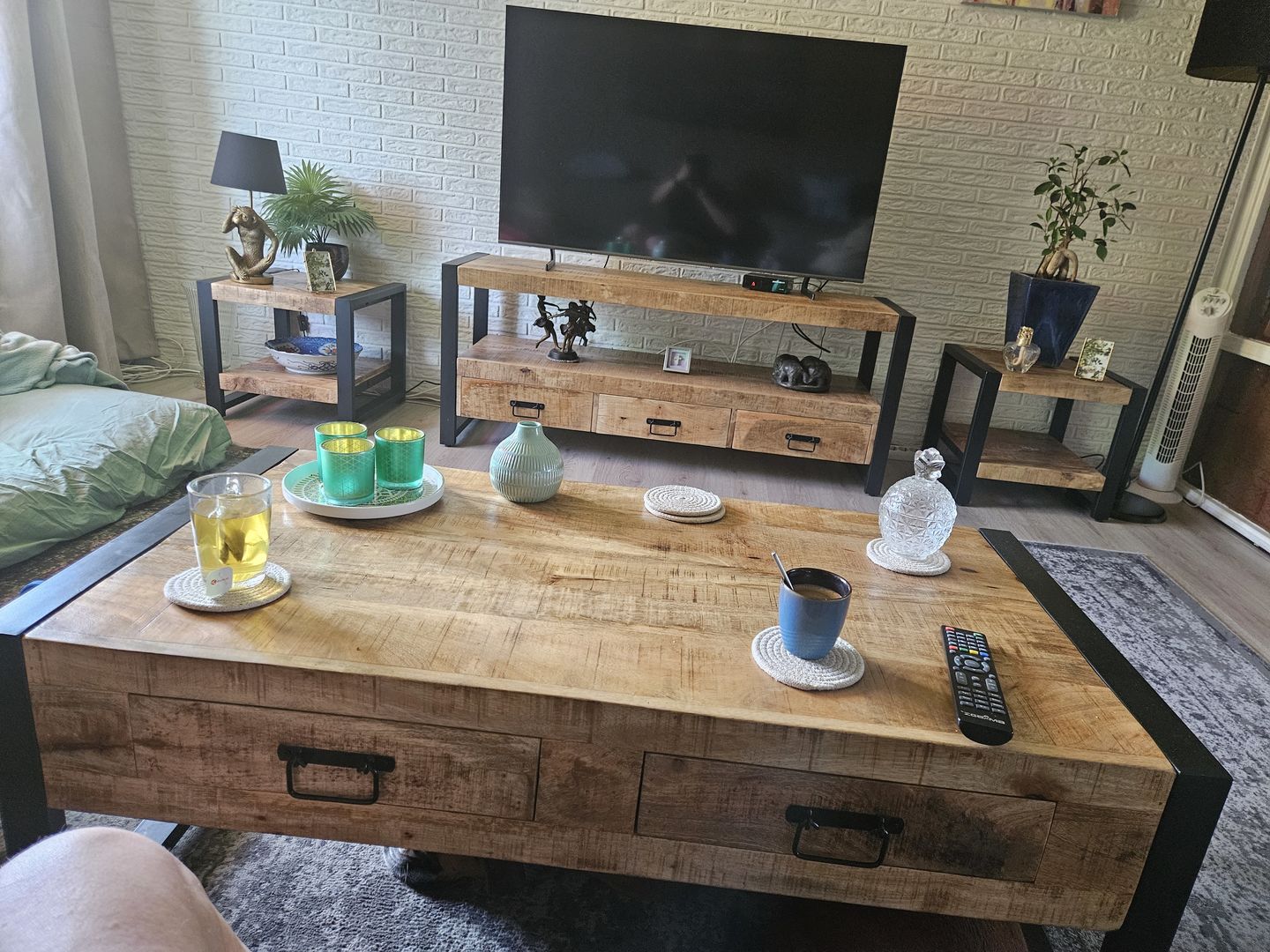 Customer photo review of Salontafel Bijzettafel Industrieel Design | Mangohout en Staal | 50x50x45