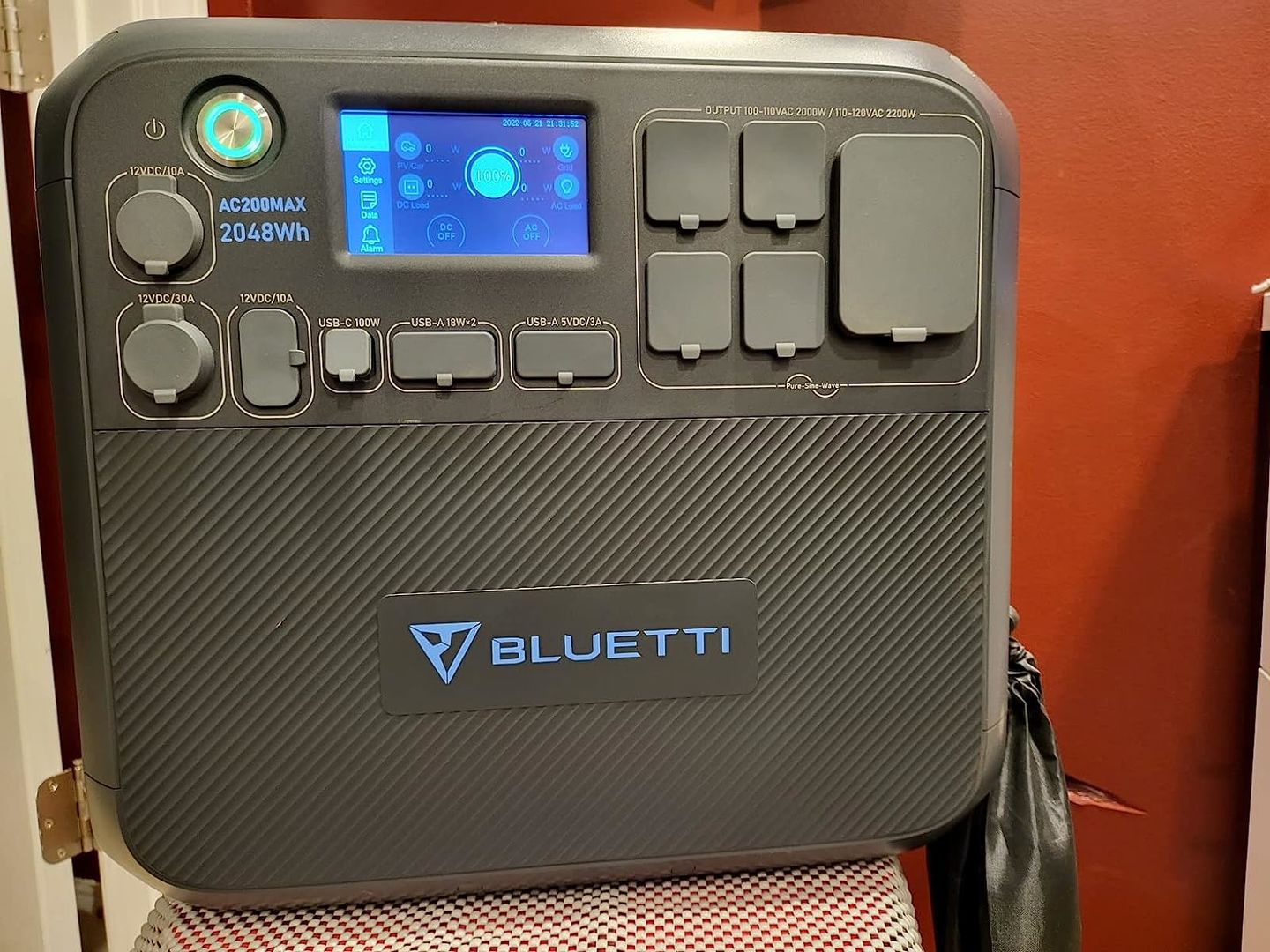 Customer photo review of BLUETTI AC200MAX Expandable Power Station (2,200W)