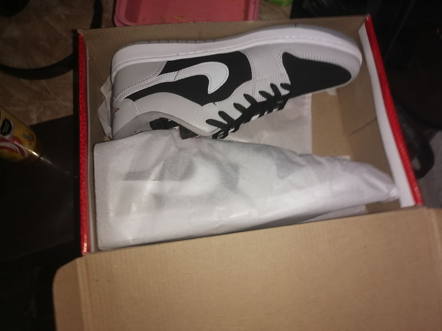 Customer photo review of Tenis Travis Low Concreto Negro