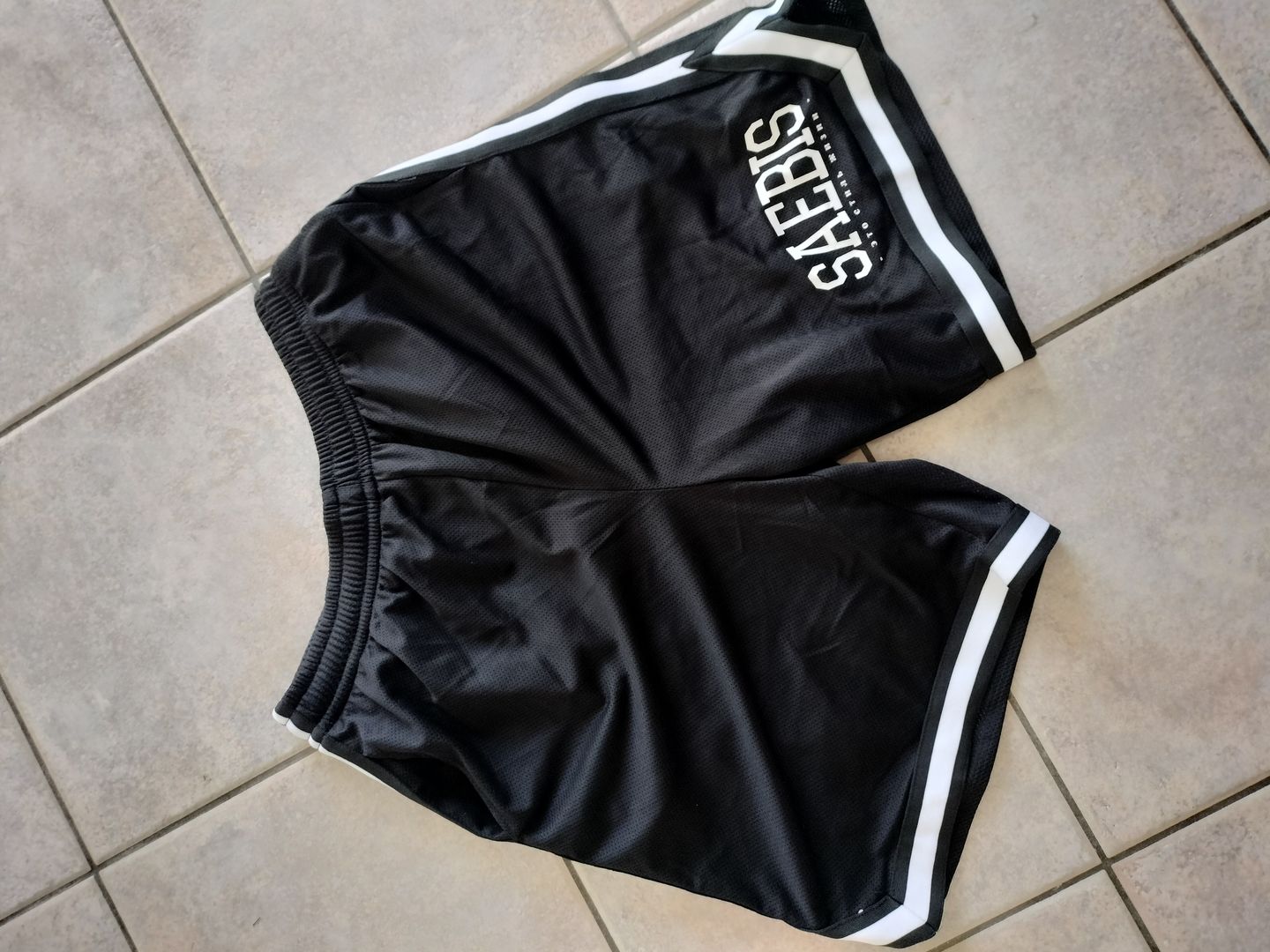 Customer photo review of Lifestyle Herren Shorts schwarz mit weißen Streifen by SAEBIS®