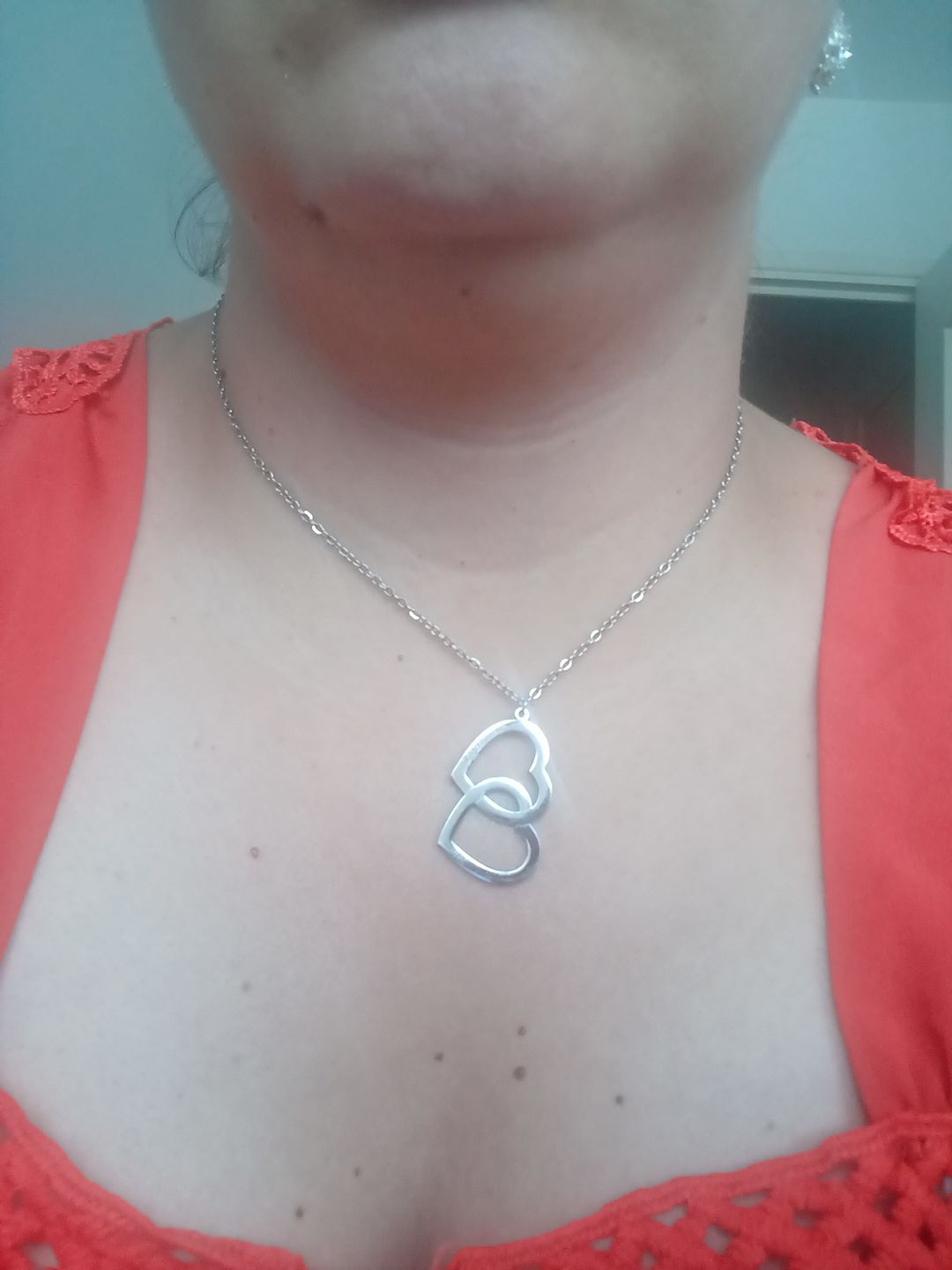 Customer photo review of Collier Double Coeur Personnalisable Deux Prénoms