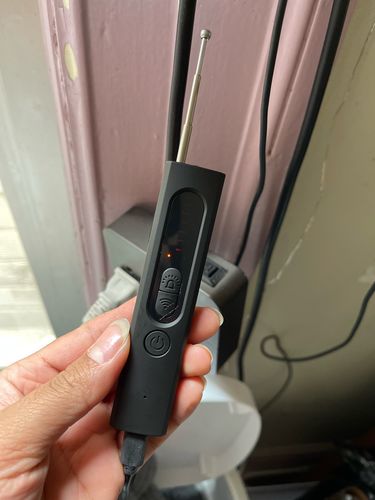 J R. review of Hidden Camera Detector (Military Grade, with built-in RF and GPS Tracking Detection) image 1 out of 1