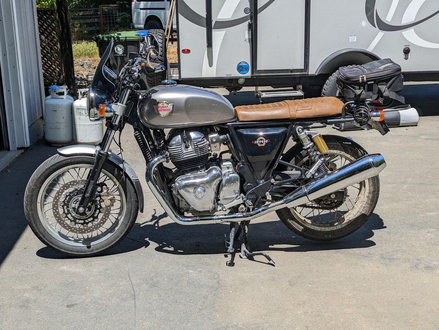 Customer photo review of touring leather seat crafted to fit royal enfield interceptor 650 / gt 650