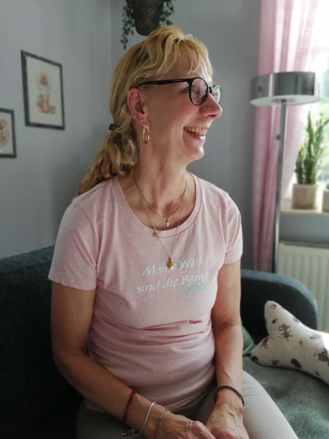 Customer photo review of HEIDI - Meine Welt sind die Berge - Damen Premium Organic Shirt