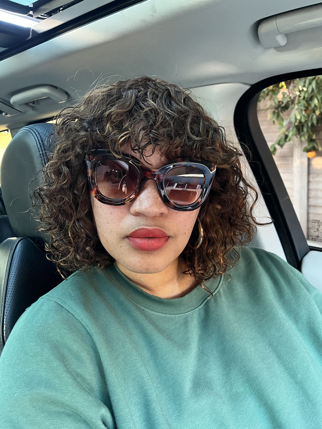 Customer photo review of Colour : Double Drawn Highlighted Curly Fringe