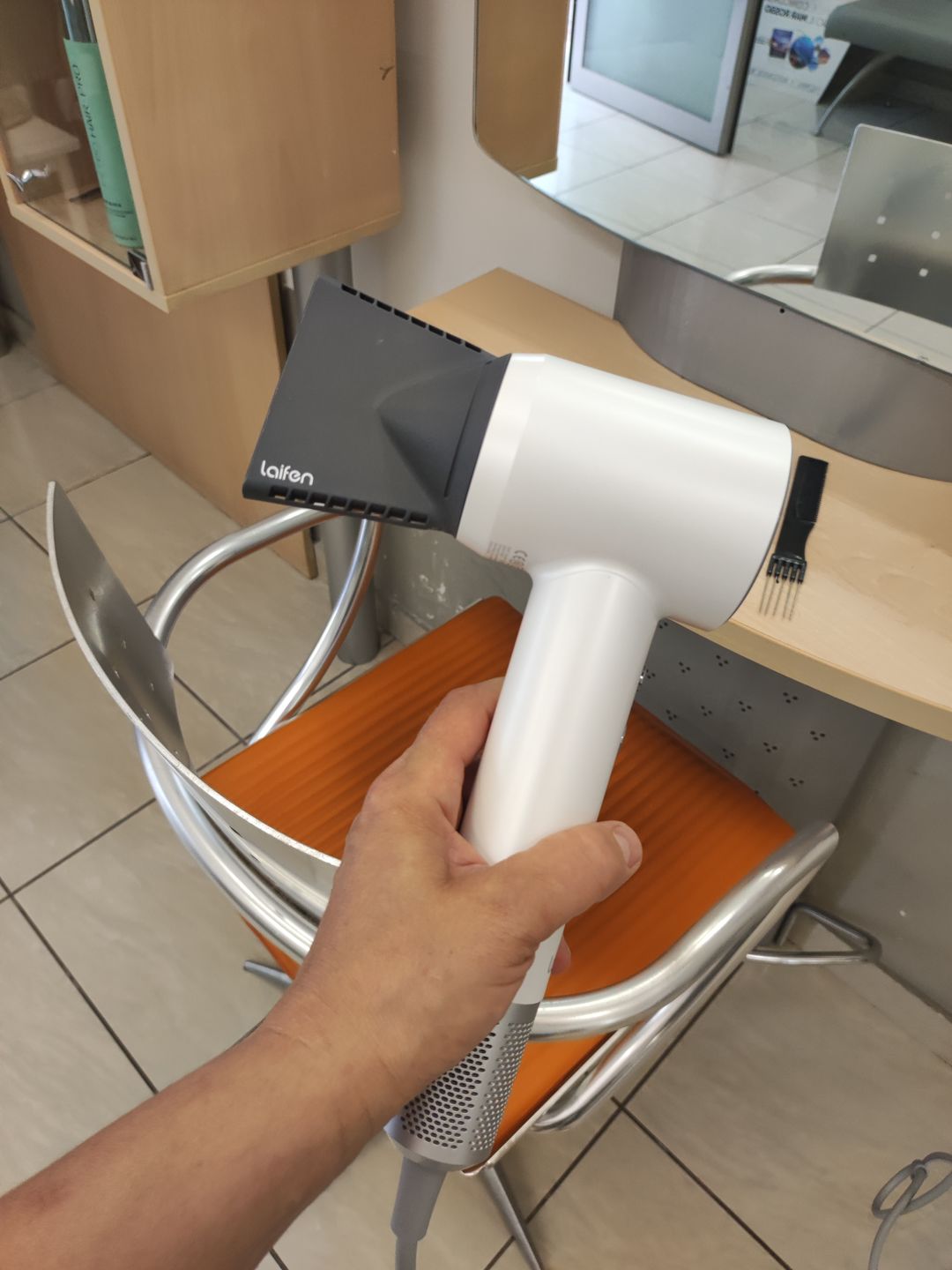 Customer photo review of Swift Special High Speed Hair Dryer (3 Nozzles)