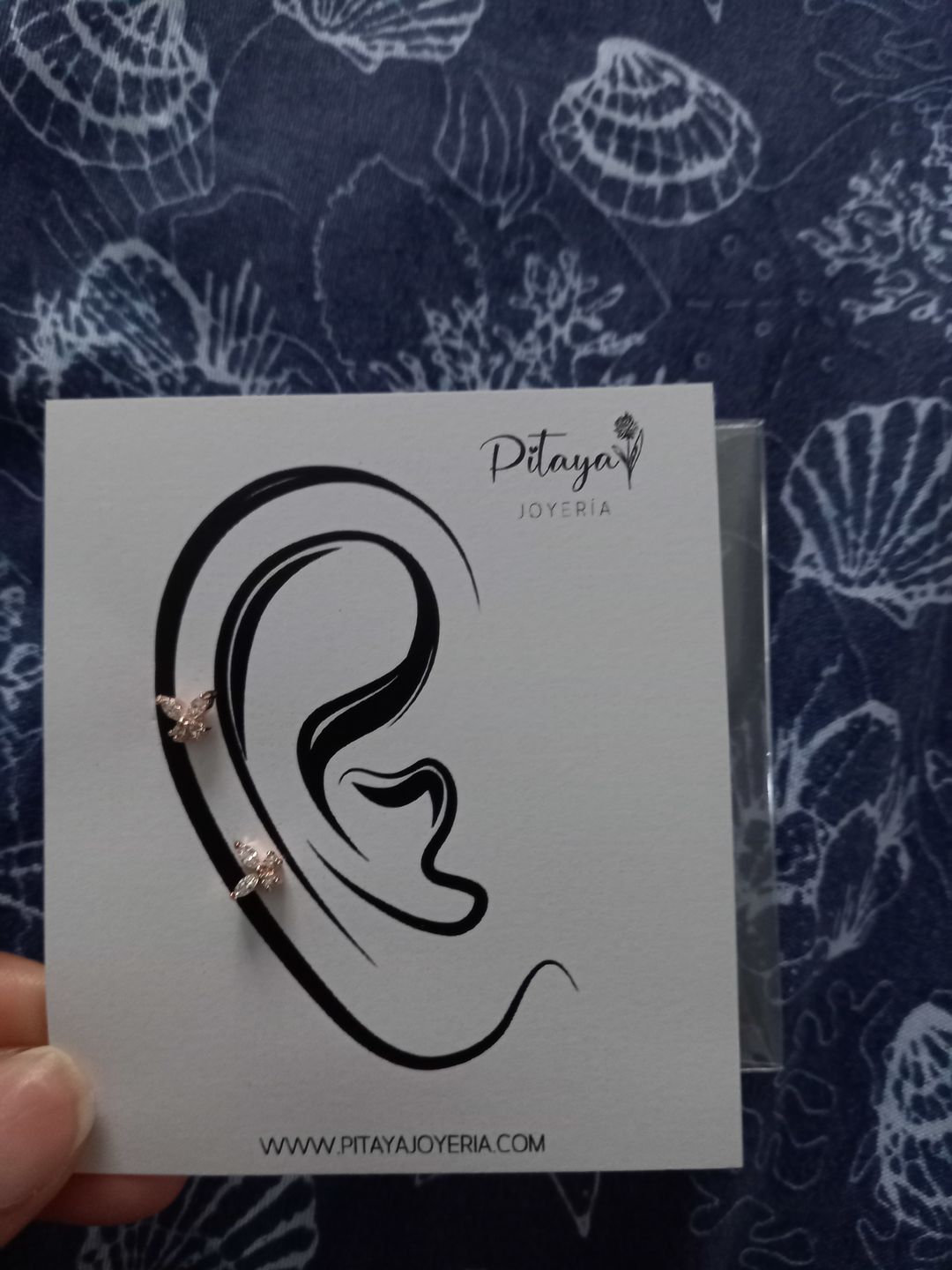 Customer photo review of Piercing de Mariposa