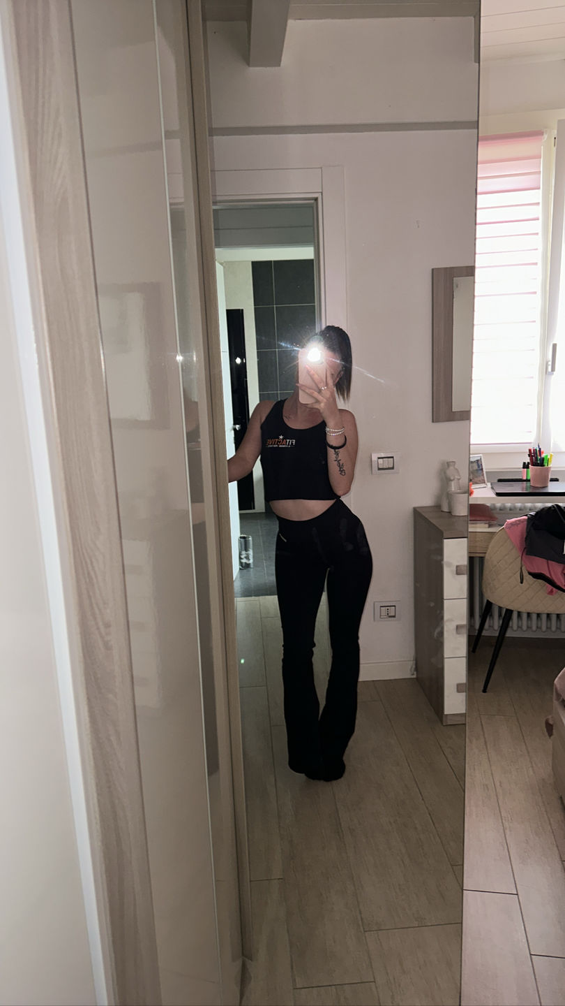 Customer photo review of Leggings a zampa di elefante nero