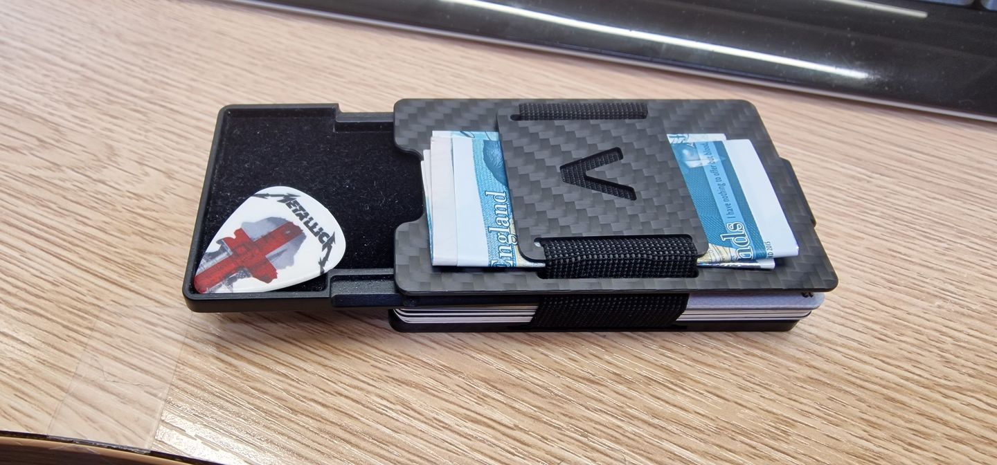 Customer photo review of Carbon Fiber | Slide Wallet + Carbon Fiber Cash Clip