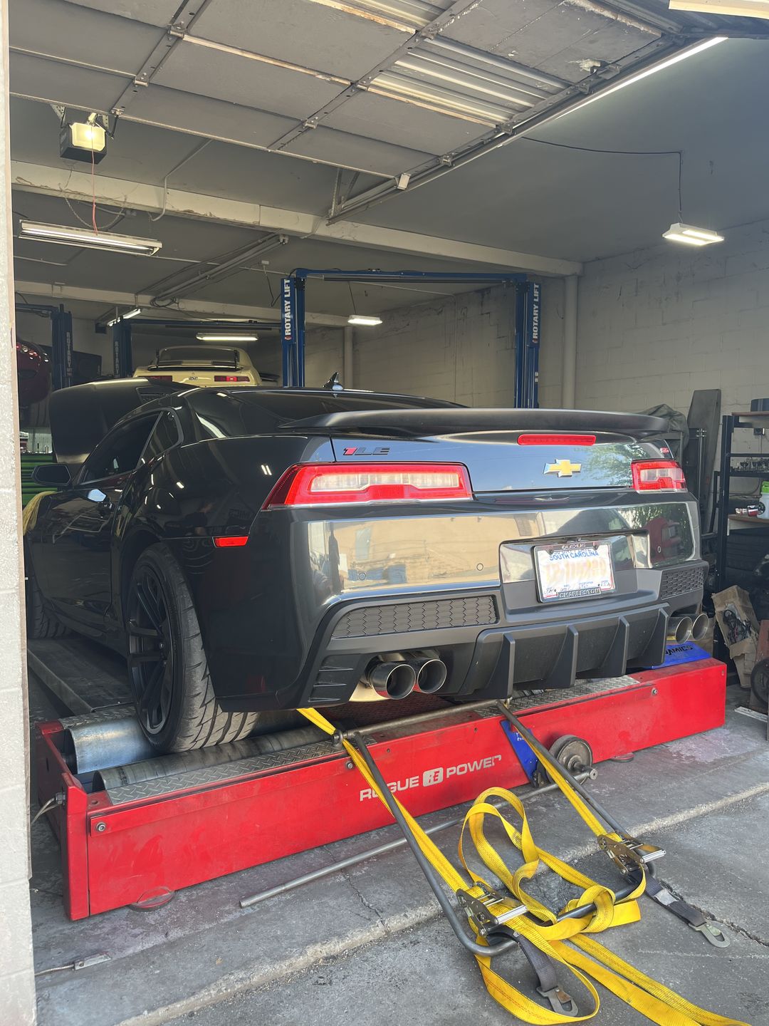 Customer photo review of 2014-2015 Chevy Camaro Evo Style Shark Fins Rear Diffuser Quad/Single Tips