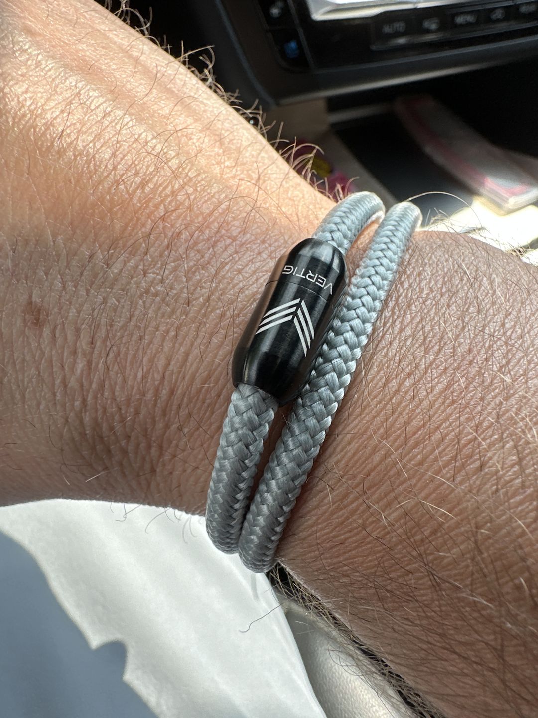 Customer photo review of Vertig Mens Womens Paracord Bracelet Magnetic Nautical Grey