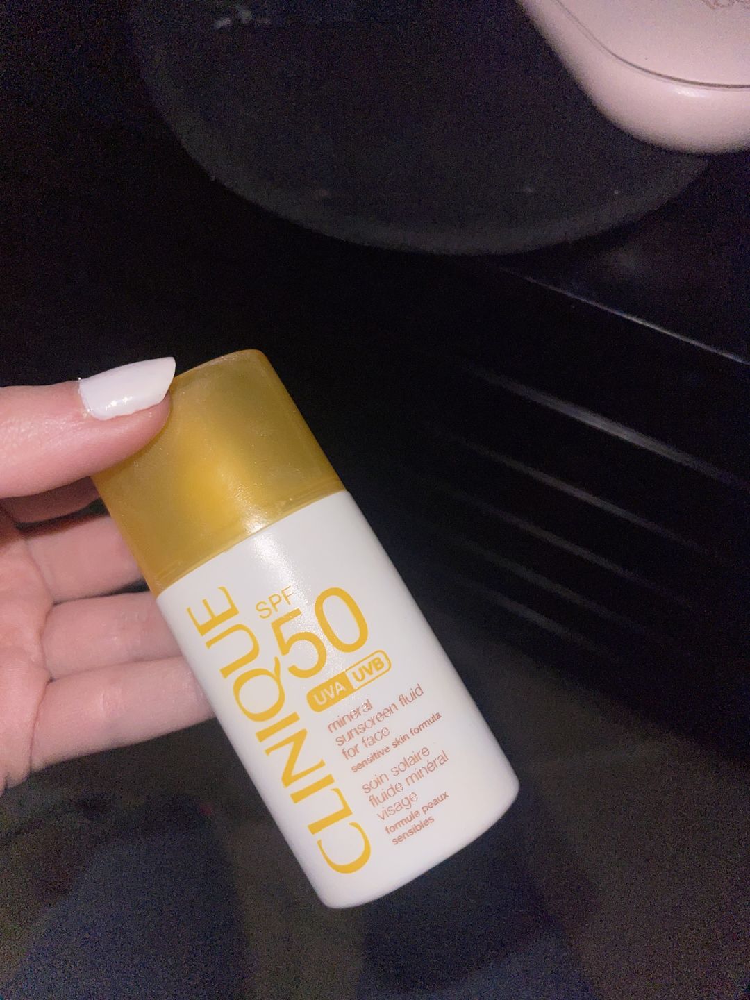 Customer photo review of Clinique Spf 50 Mineral Sunscreen Fluid For Face קליניק תכשיר הגנה מינראלי לפנים