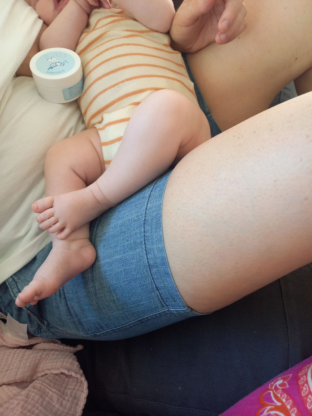 Reseña fotográfica de un cliente sobre la pomada para bebés