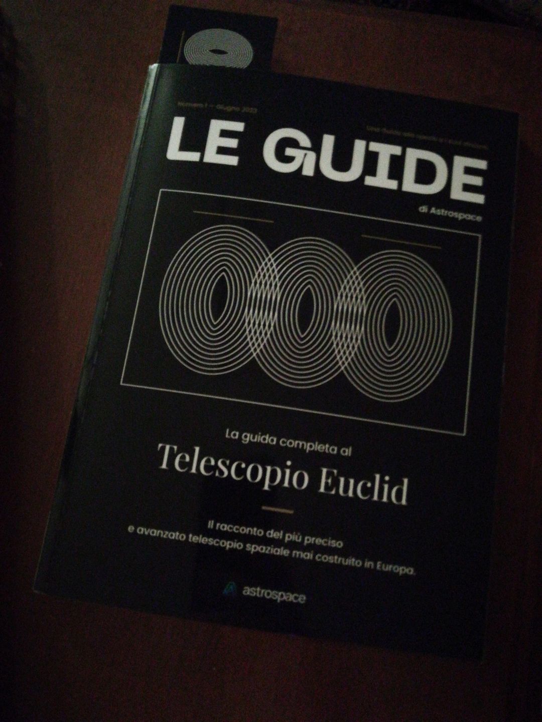 Customer photo review of La guida completa al telescopio Euclid