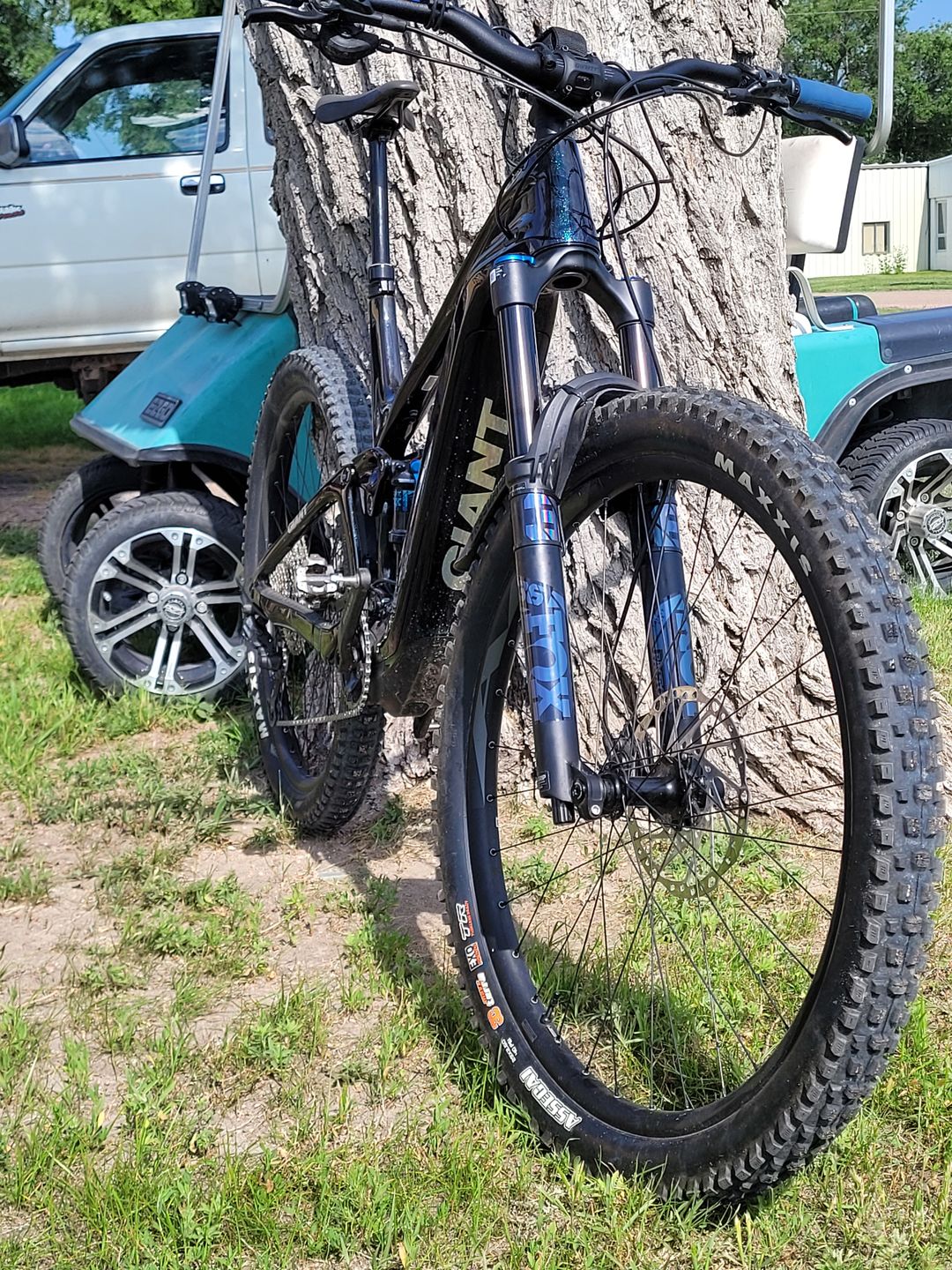 Customer photo review of Metallic Fox 36 Factory Fork Decal