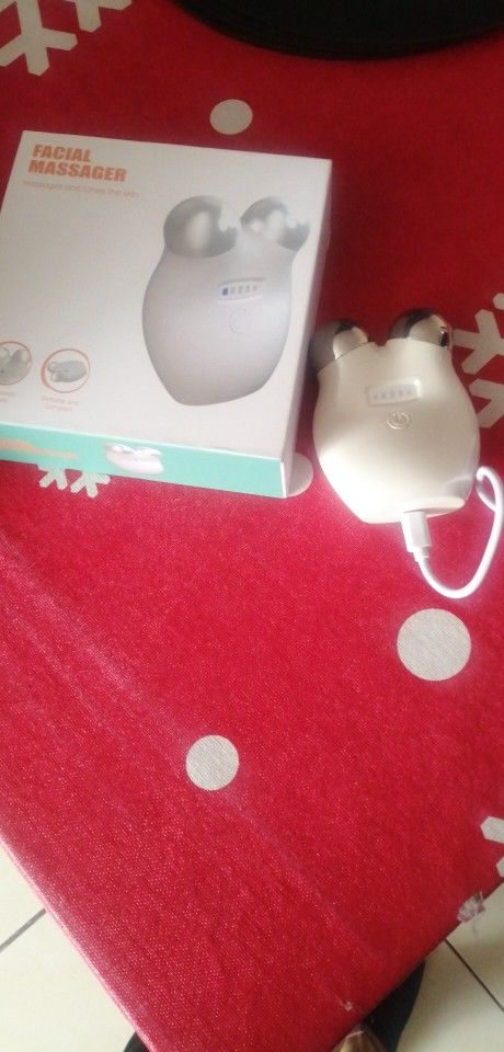 Customer photo review of MicroLift Beauty™ -  Visage Tonifié & Peau Ferme en 5 Minutes